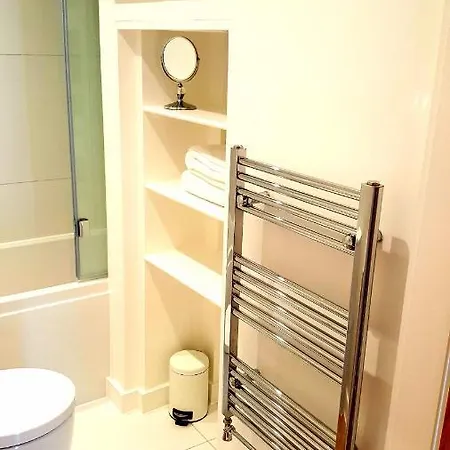 Ropemaker Court Apartment Bristol
