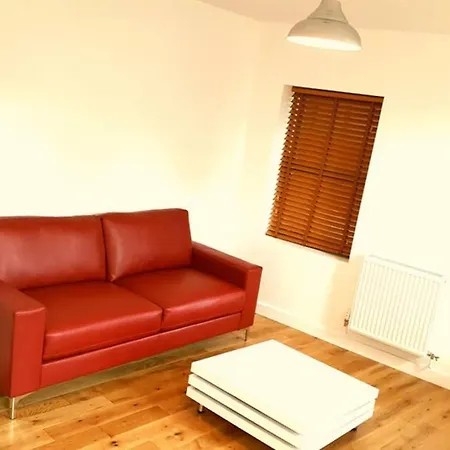 Ropemaker Court