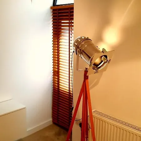 Apartment Ropemaker Court