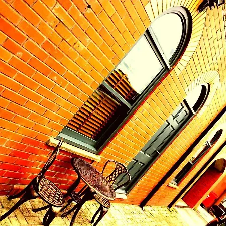 Ropemaker Court *
